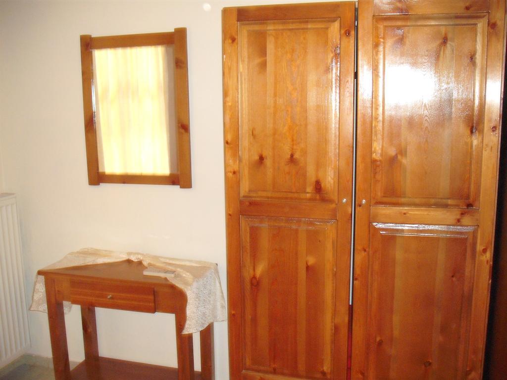 Xenios Loutra Village Karnagio Kamer foto