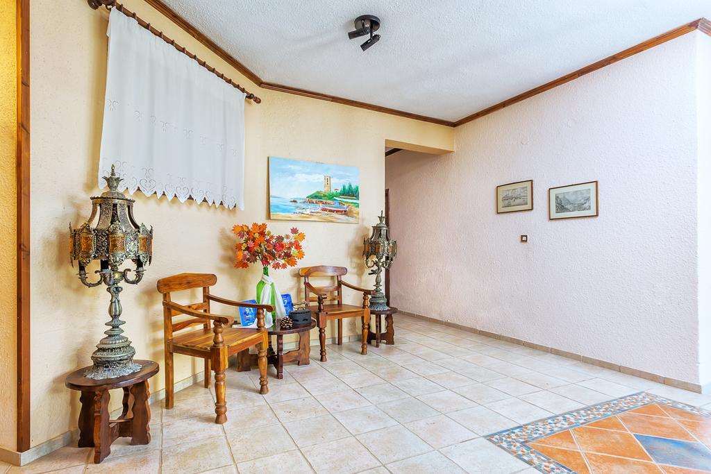 Xenios Loutra Village Karnagio Buitenkant foto