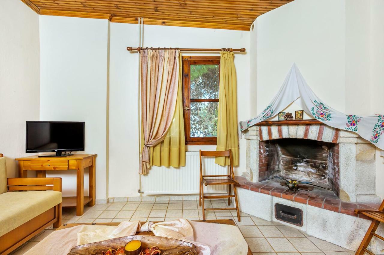 Xenios Loutra Village Karnagio Buitenkant foto